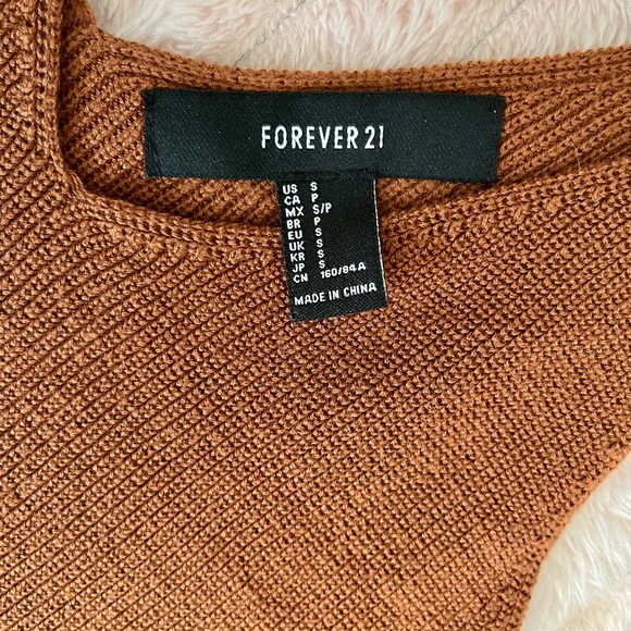 FOREVER 21 KNITTED TANK TOP! - Picture 2 of 2